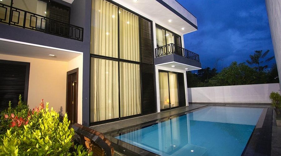 Royal Mansions Resorts